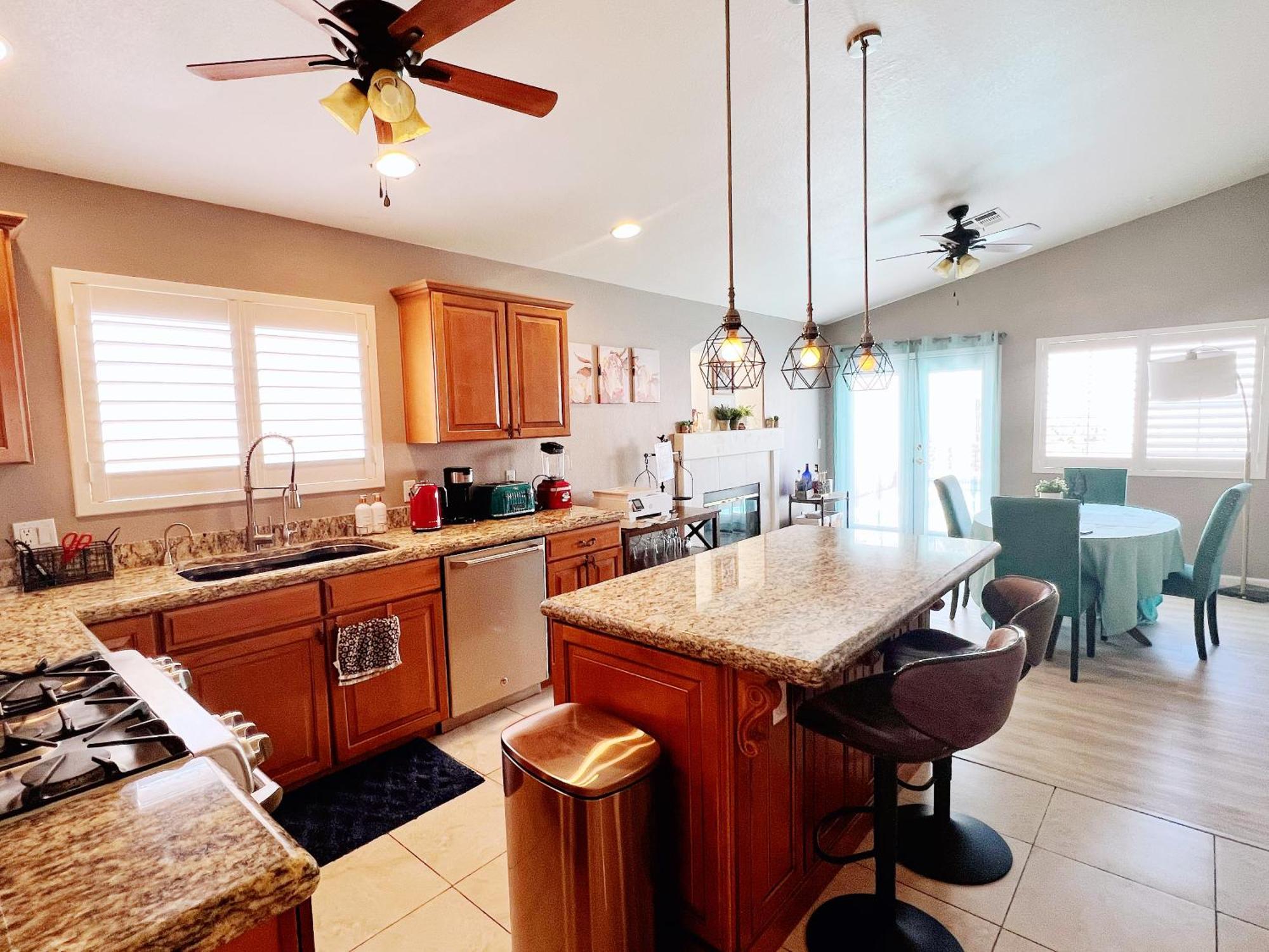 Amazing Heated Pool And Private Hot Tub 3Br In Heart Of Lv Villa Las Vegas Bagian luar foto