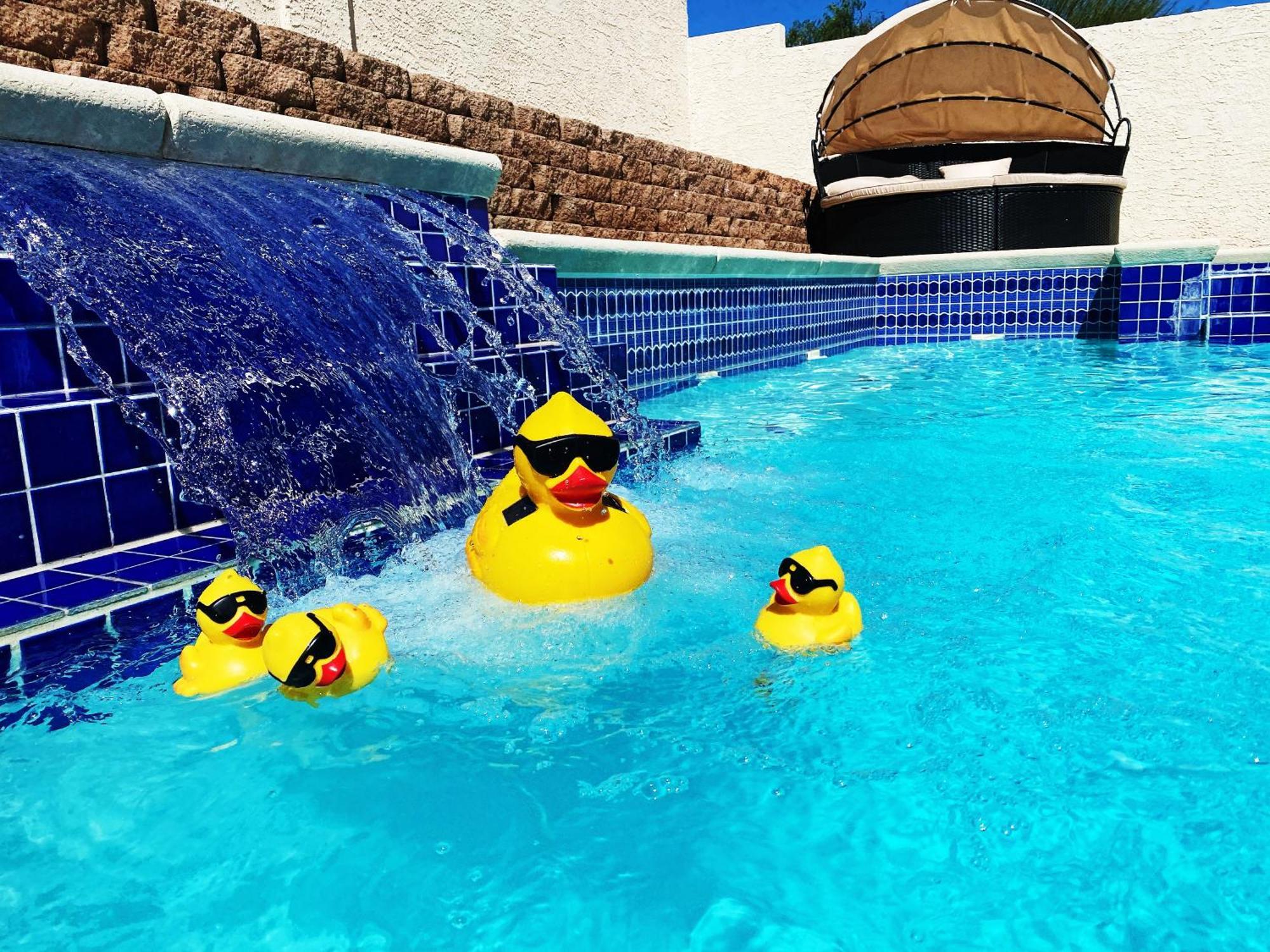 Amazing Heated Pool And Private Hot Tub 3Br In Heart Of Lv Villa Las Vegas Bagian luar foto
