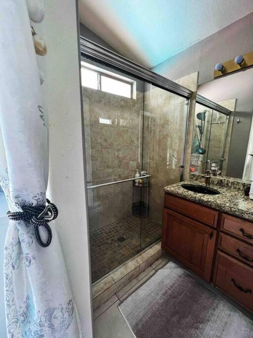 Amazing Heated Pool And Private Hot Tub 3Br In Heart Of Lv Villa Las Vegas Bagian luar foto