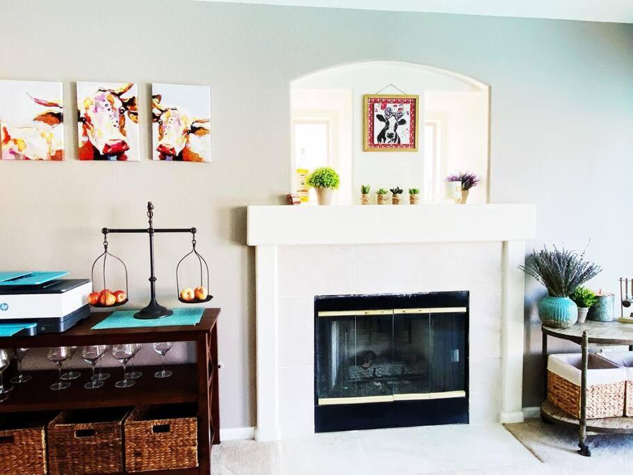 Amazing Heated Pool And Private Hot Tub 3Br In Heart Of Lv Villa Las Vegas Bagian luar foto