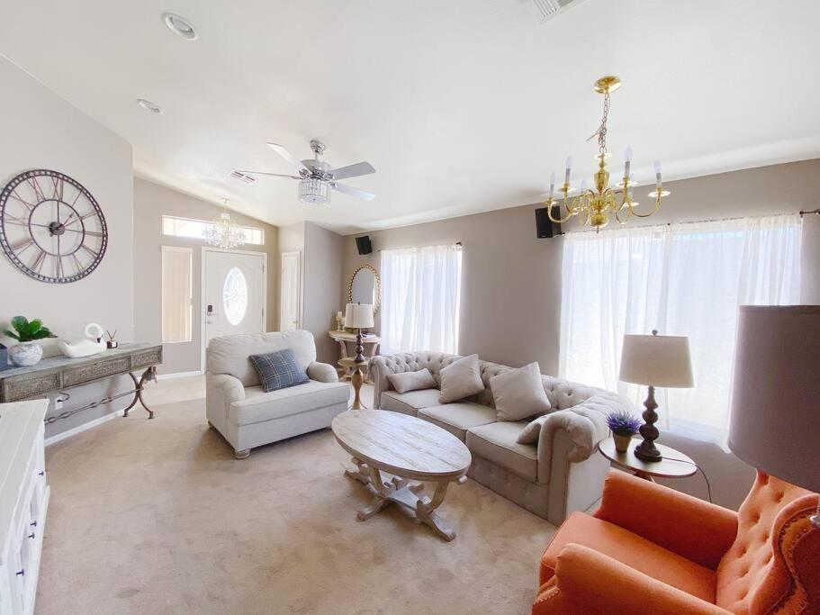 Amazing Heated Pool And Private Hot Tub 3Br In Heart Of Lv Villa Las Vegas Bagian luar foto